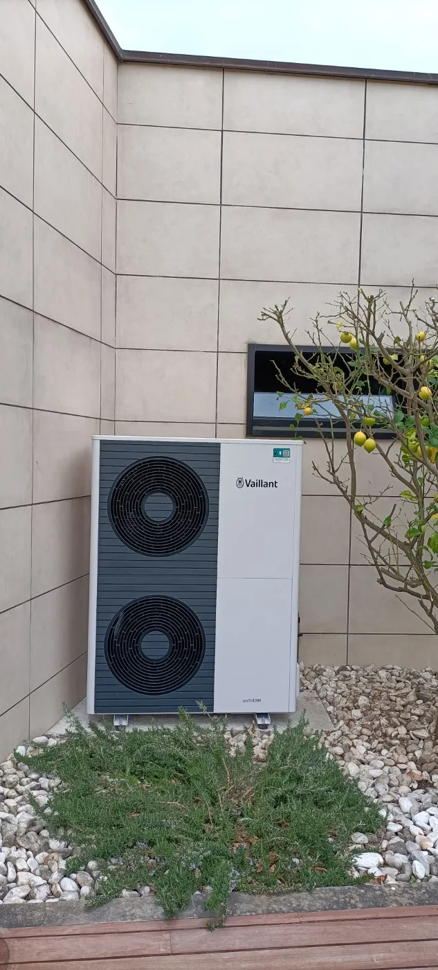 Instalación de aerotermia bomba de calor y suelo radiante (2)