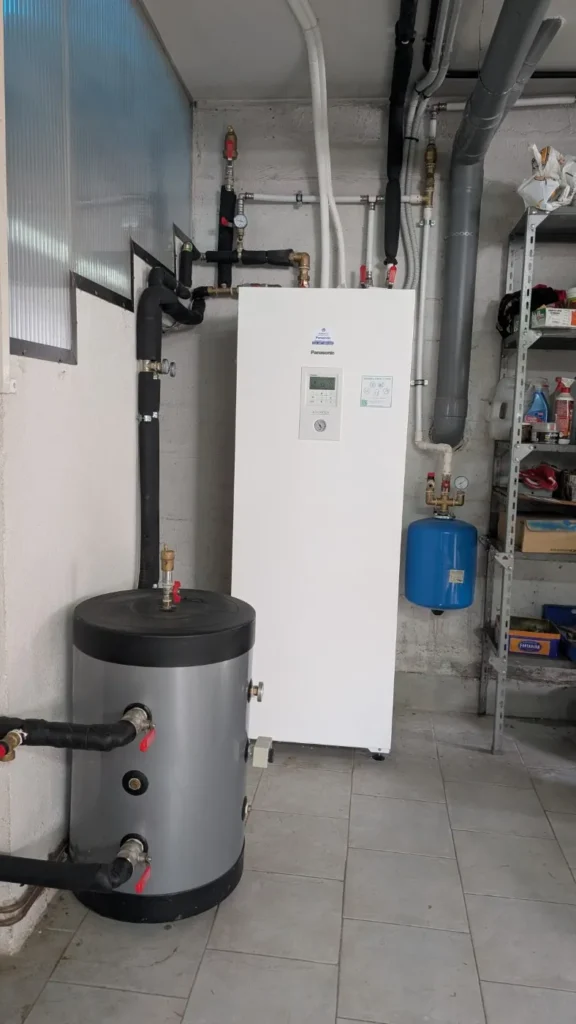 Instalación de aerotermia bomba de calor y suelo radiante (4)